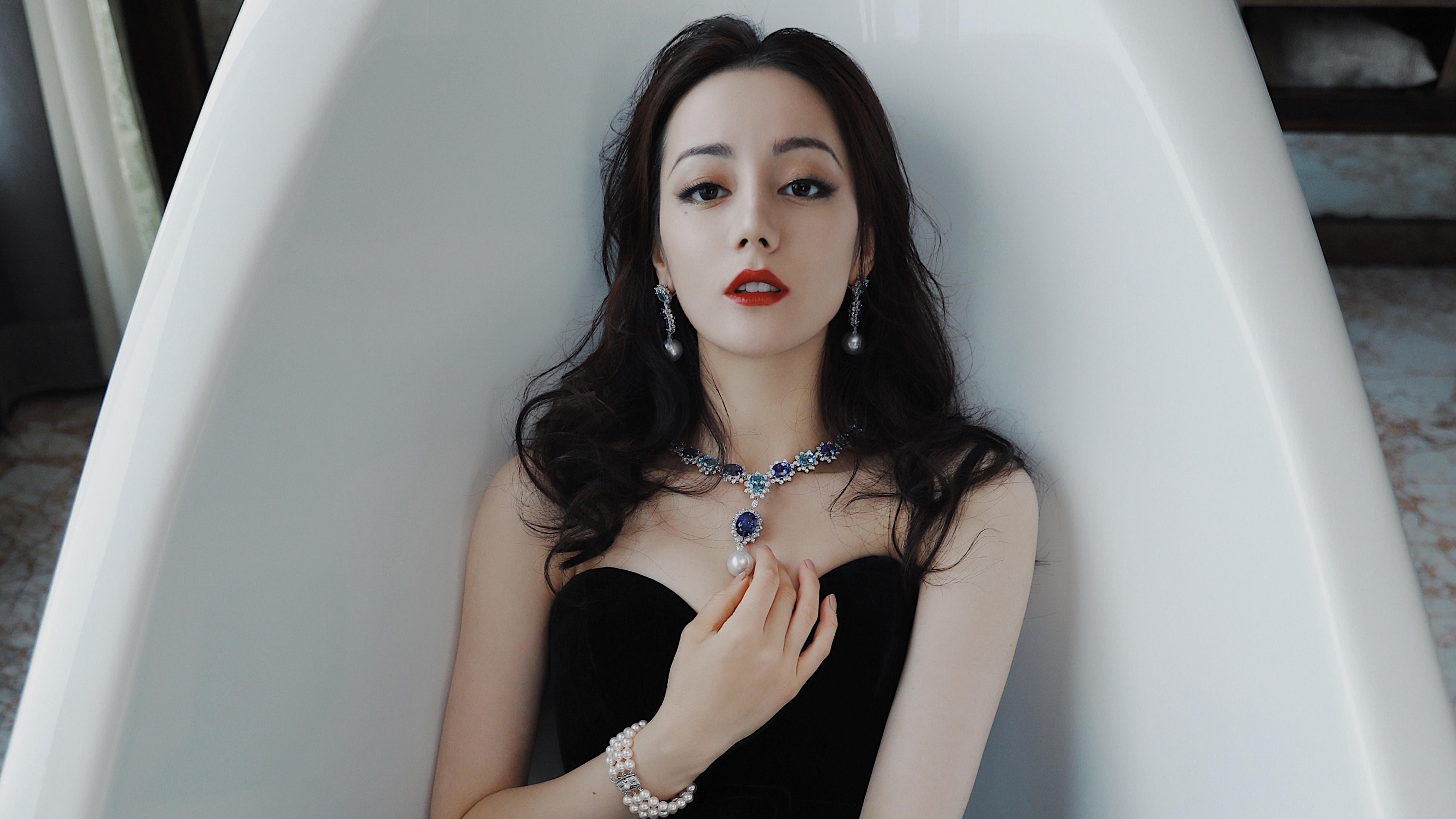 曼联战胜狼队，拉什福德梅开二度状态回暖，曼联前锋拉什福德