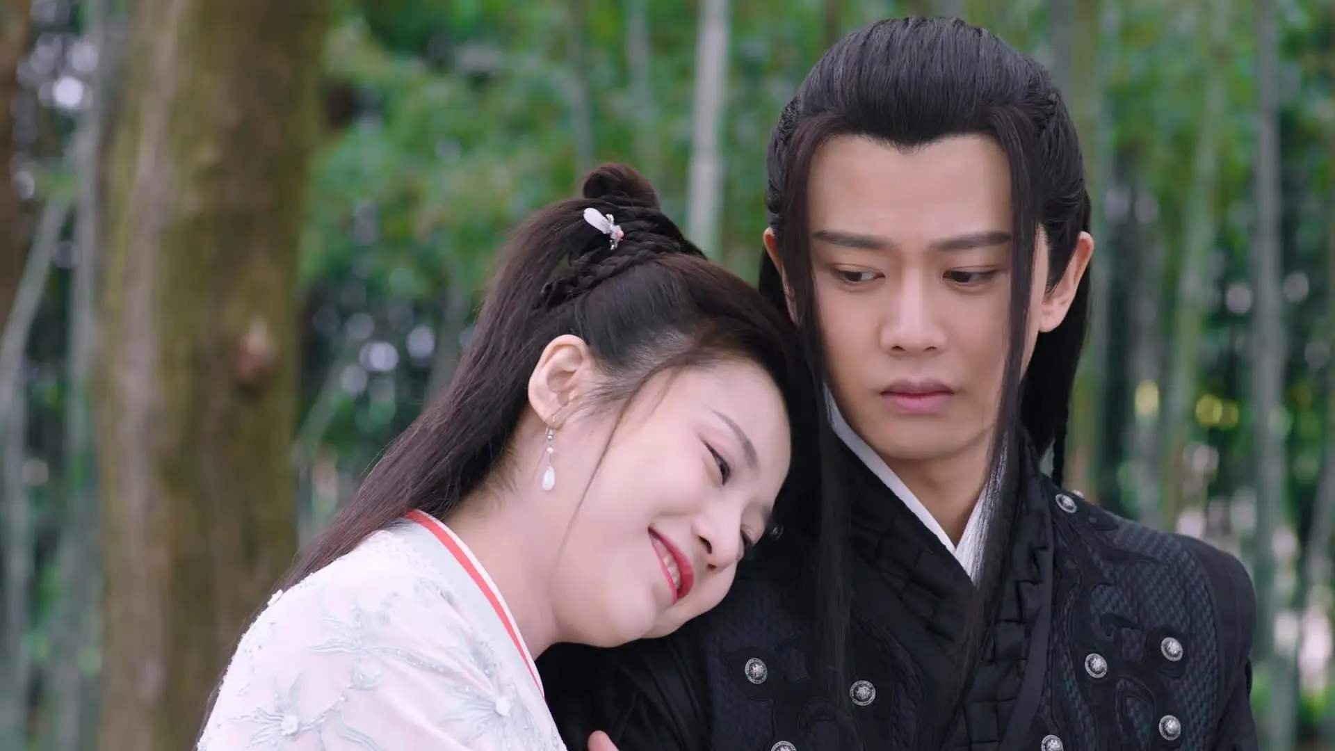 以足球为载体的健康生活理念深入人心，普及全民运动，以足球运动为主题的绘画