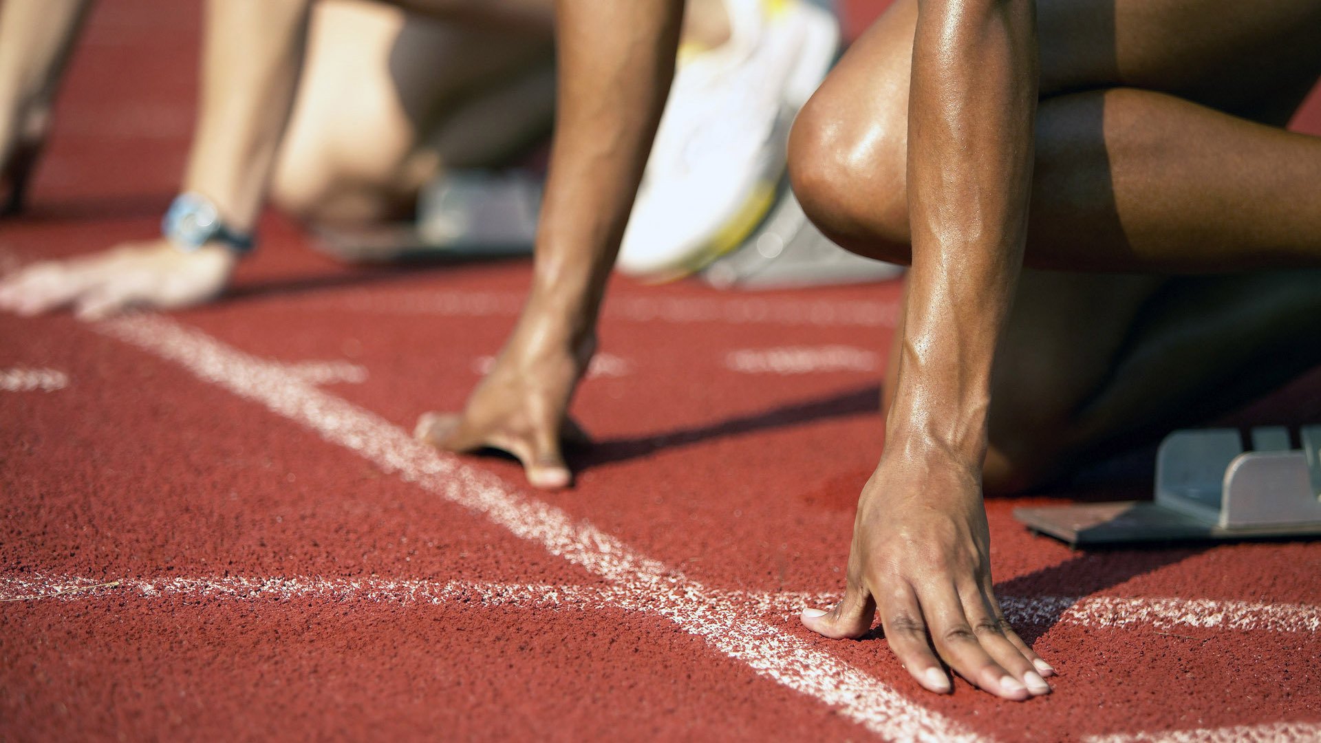 【现场采访】冠军运动员的心路历程与未来目标，采访冠军运动员的问题及回答